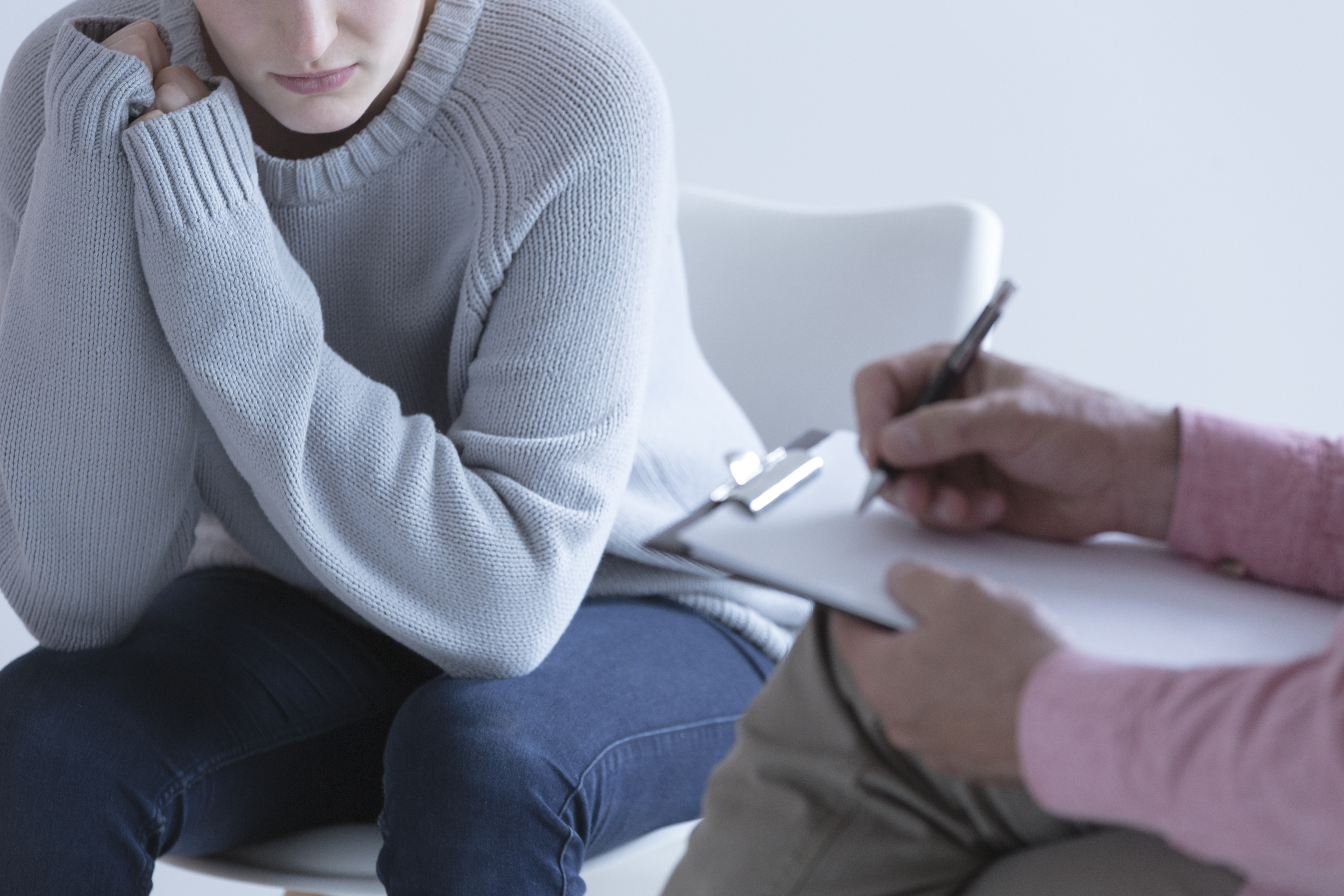 Junge Frau in einer Gesprächstherapie