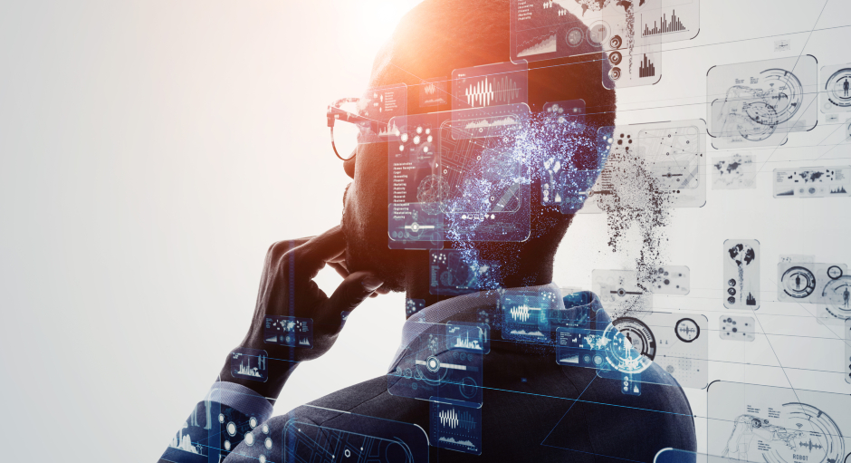 Denkender Mann, digital vernetzt | Credit: iStock.com/metamorworks