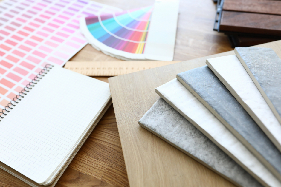 Farbkarten für Farben und Materialien | Credit: iStock.com/Ivan-balvan