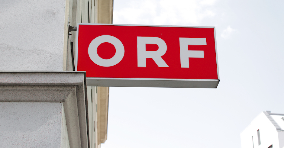 Schild außen am Gebäude