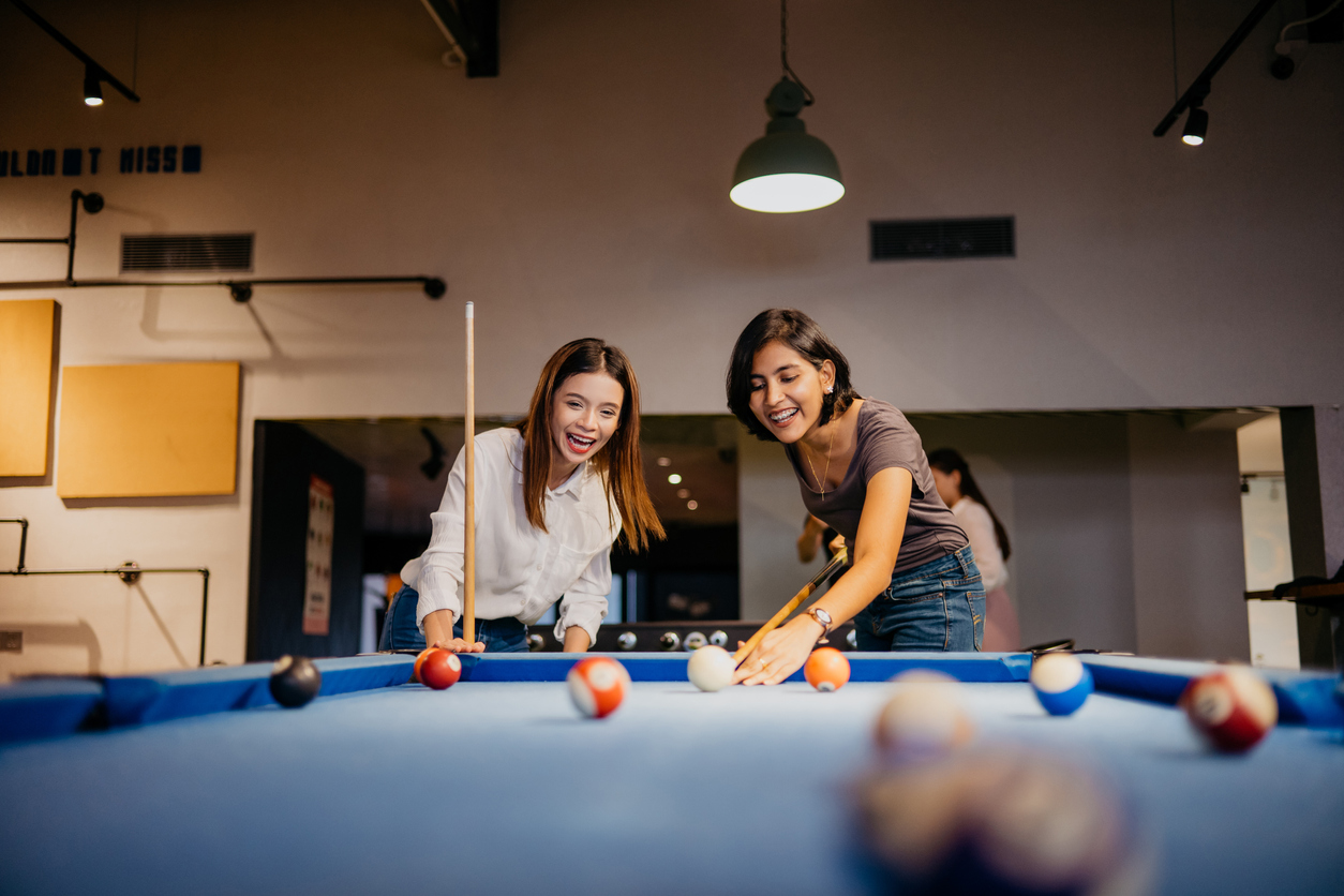 Billard spielen