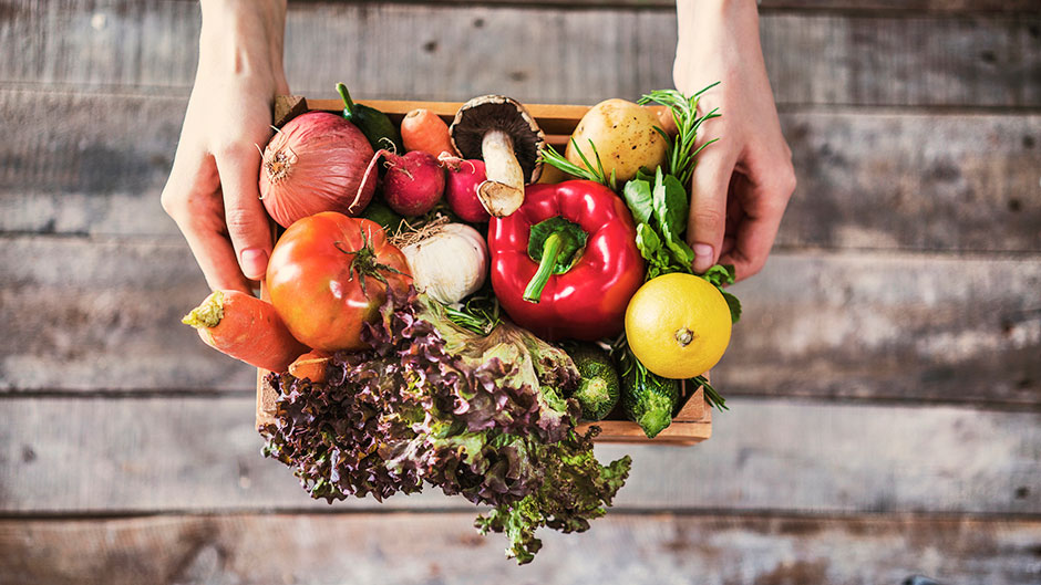 Regionale Obst- und Gemüsesorten frisch geerntet | Credit: iStock.com/seb_ra