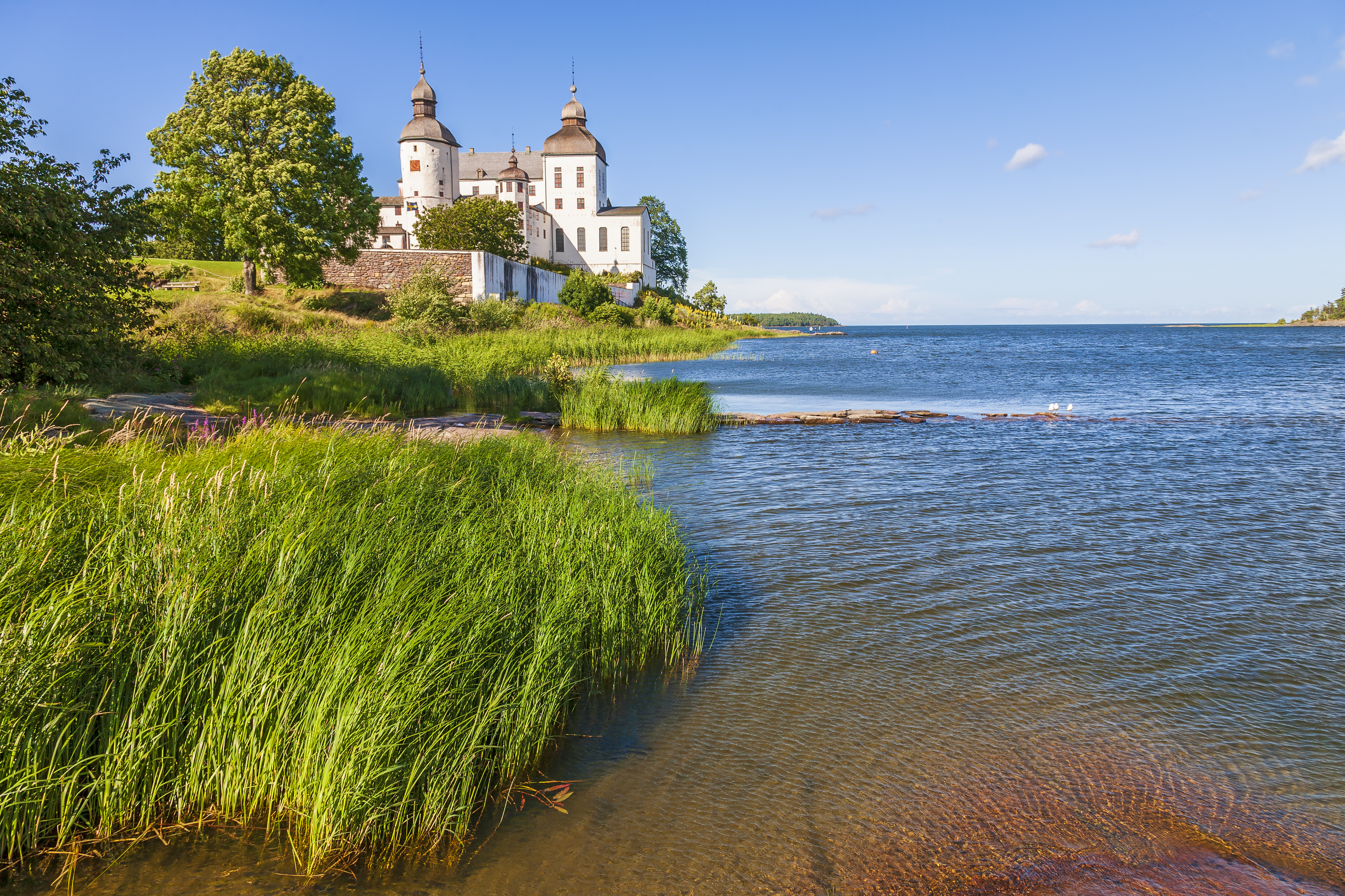 Das Lackoschloss am Ufer des Sees Vänern. | Credit: iStock.com/TT