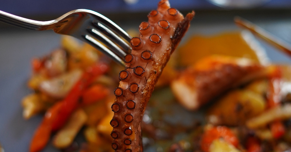 gebratener Oktopus auf der Gabel | Credit: Lieb Fisch