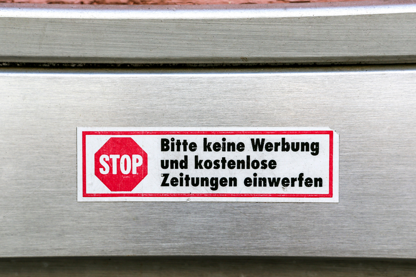 "Keine Werbung"-Pickerl an Briefkasten | Credit: Ernst Weingartner / Weingartner-Foto / picturedesk.com
