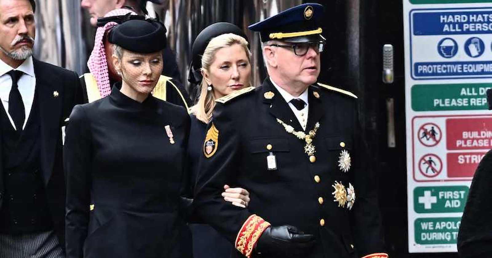 Fürstin Charlène und Fürst Albert von Monaco trauern um Queen | Credit: MARCO BERTORELLO / AFP / picturedesk.com