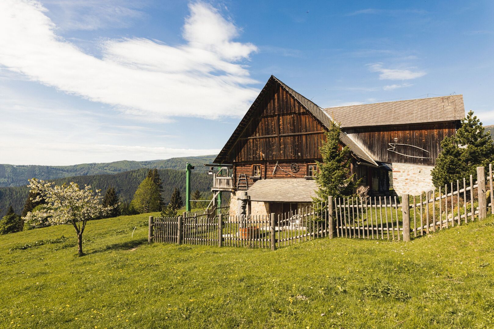 Das Forsthaus muss mit mehreren Promis zurechtkommen