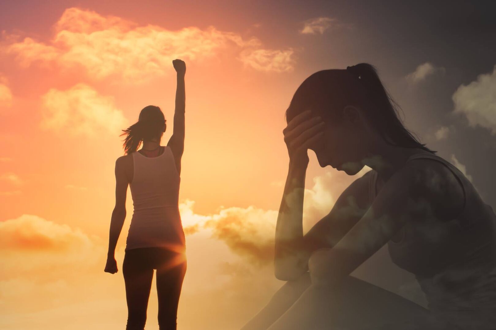 Junge Frau - einmal nachdenklich, einmal aufrecht in Siegerinnenpose | Credit: iStock.com/kieferpix
