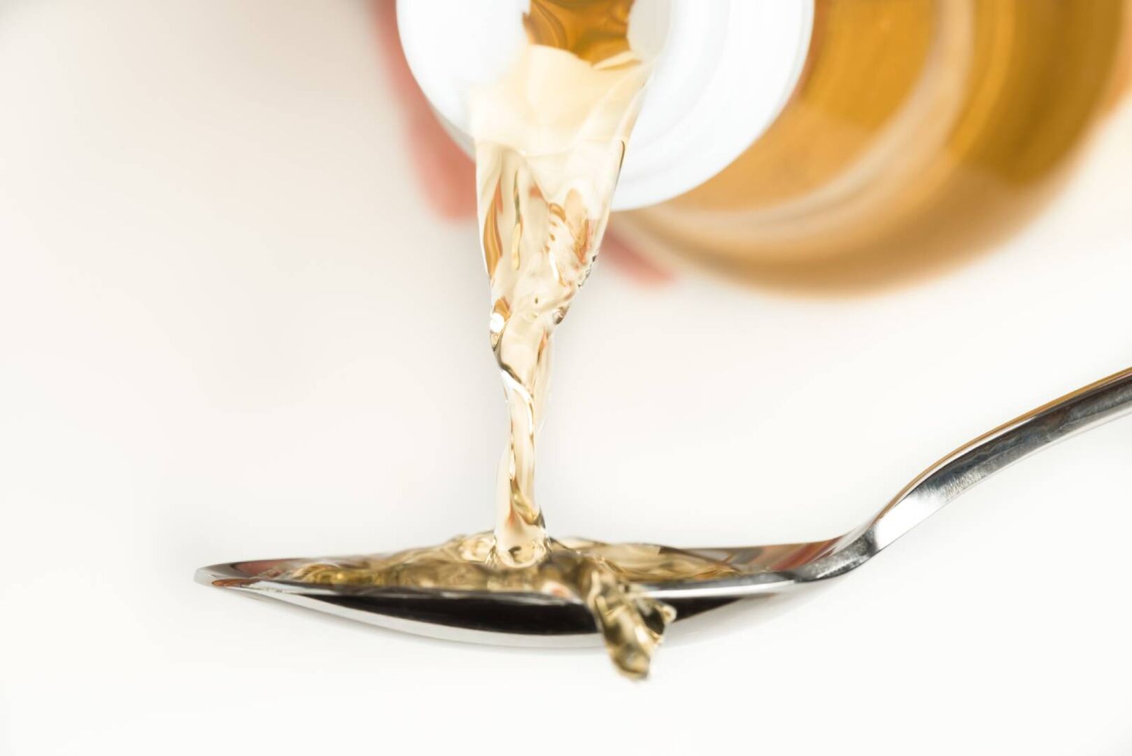 Ein Esslöffel Essig | Credit: iStock.com/Michelle Lee Photography