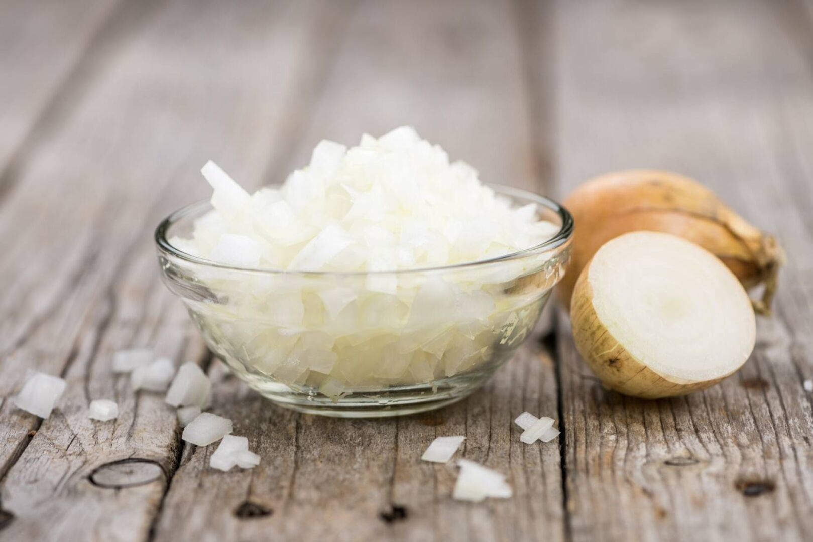 Geschnittene weiße Zwiebeln | Credit: iStock.com/HandmadePictures