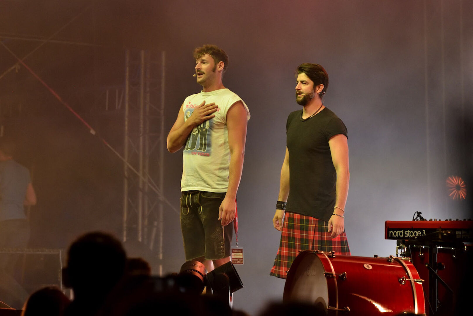 Pizzera und Jaus auf der Bühne