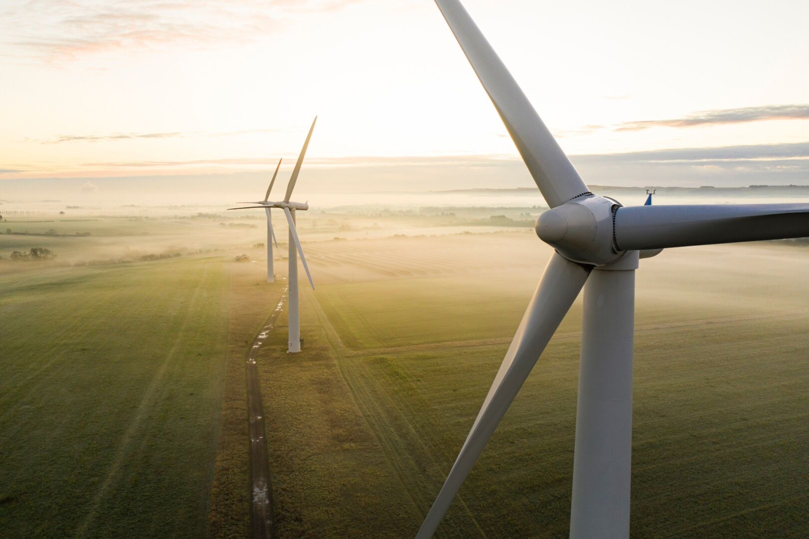 Windräder in Großbritannien | Credit: iStock.com/ studio-fi