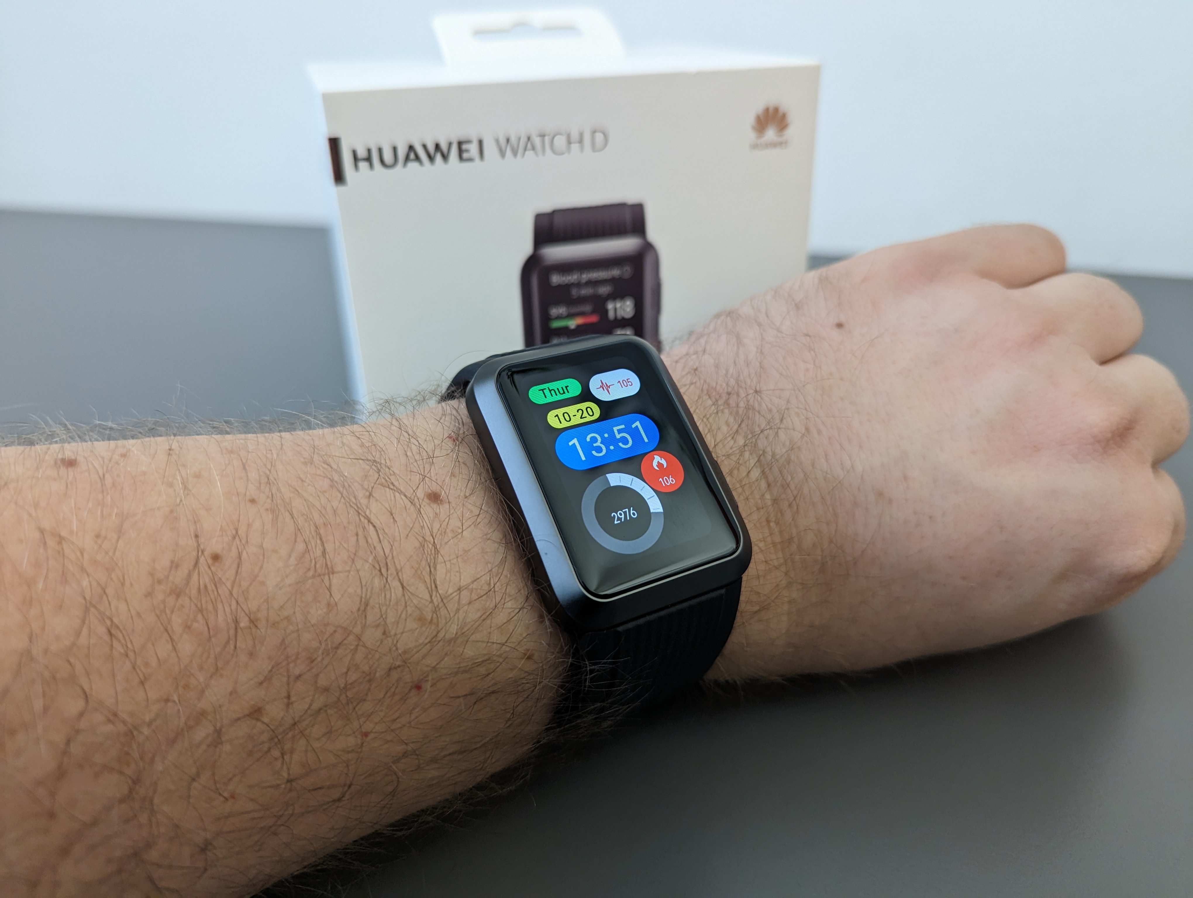 Erste Uhr mit guter Blutdruckmessung am Handgelenk - Huawei Watch D