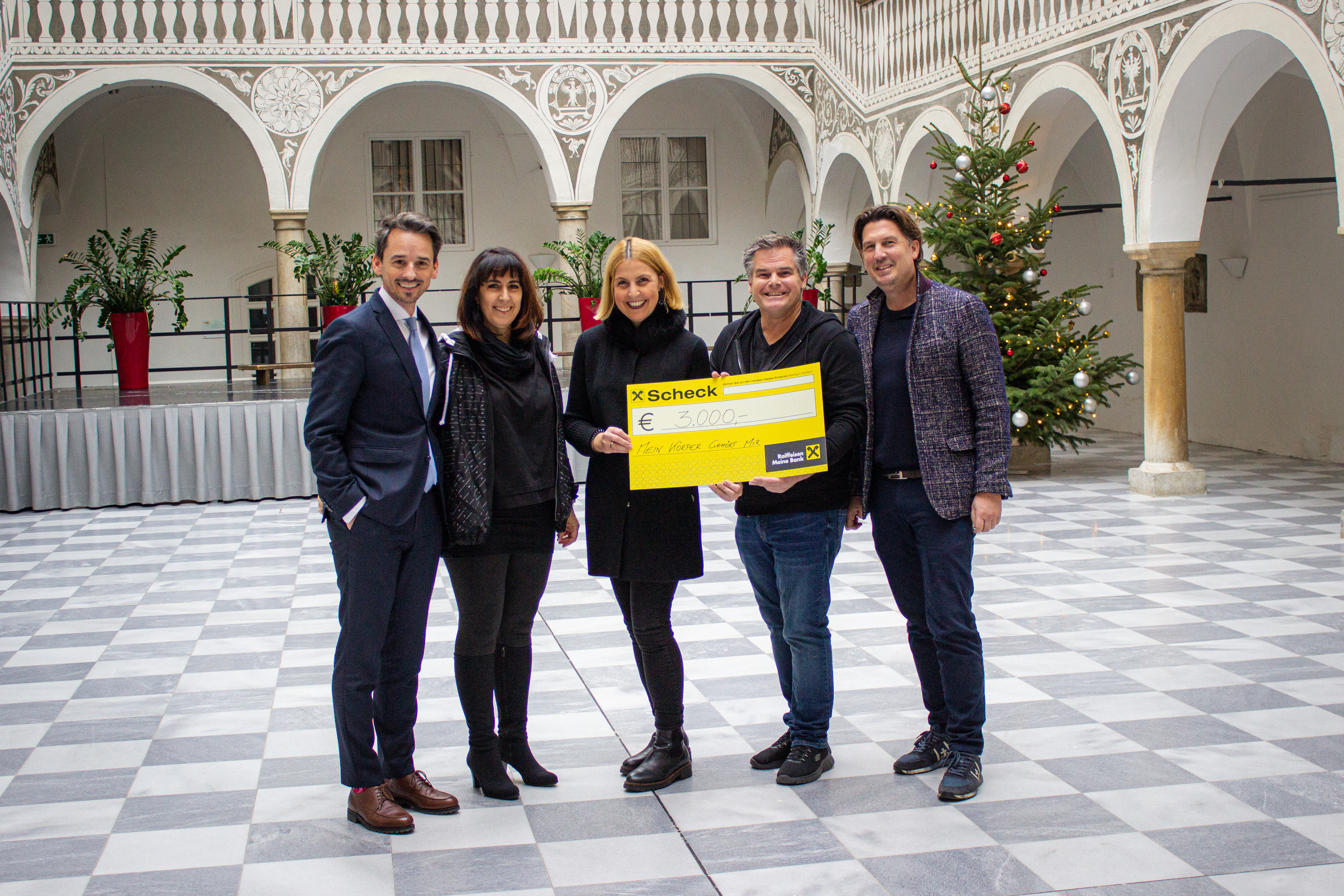 Kinder stärken: Vertreter von St. Veit und Unternehmer