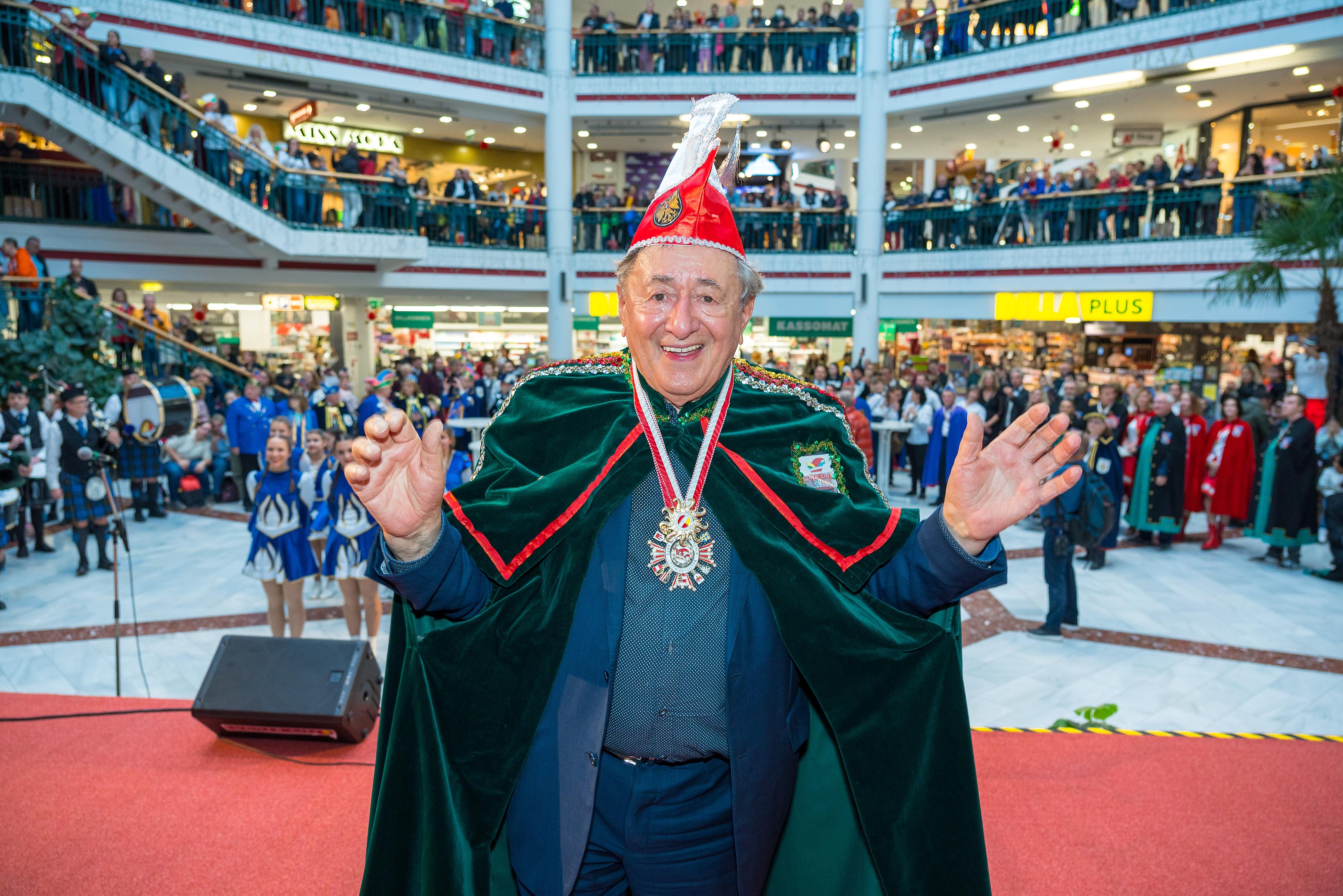 Richard Lugner in der Lugner City