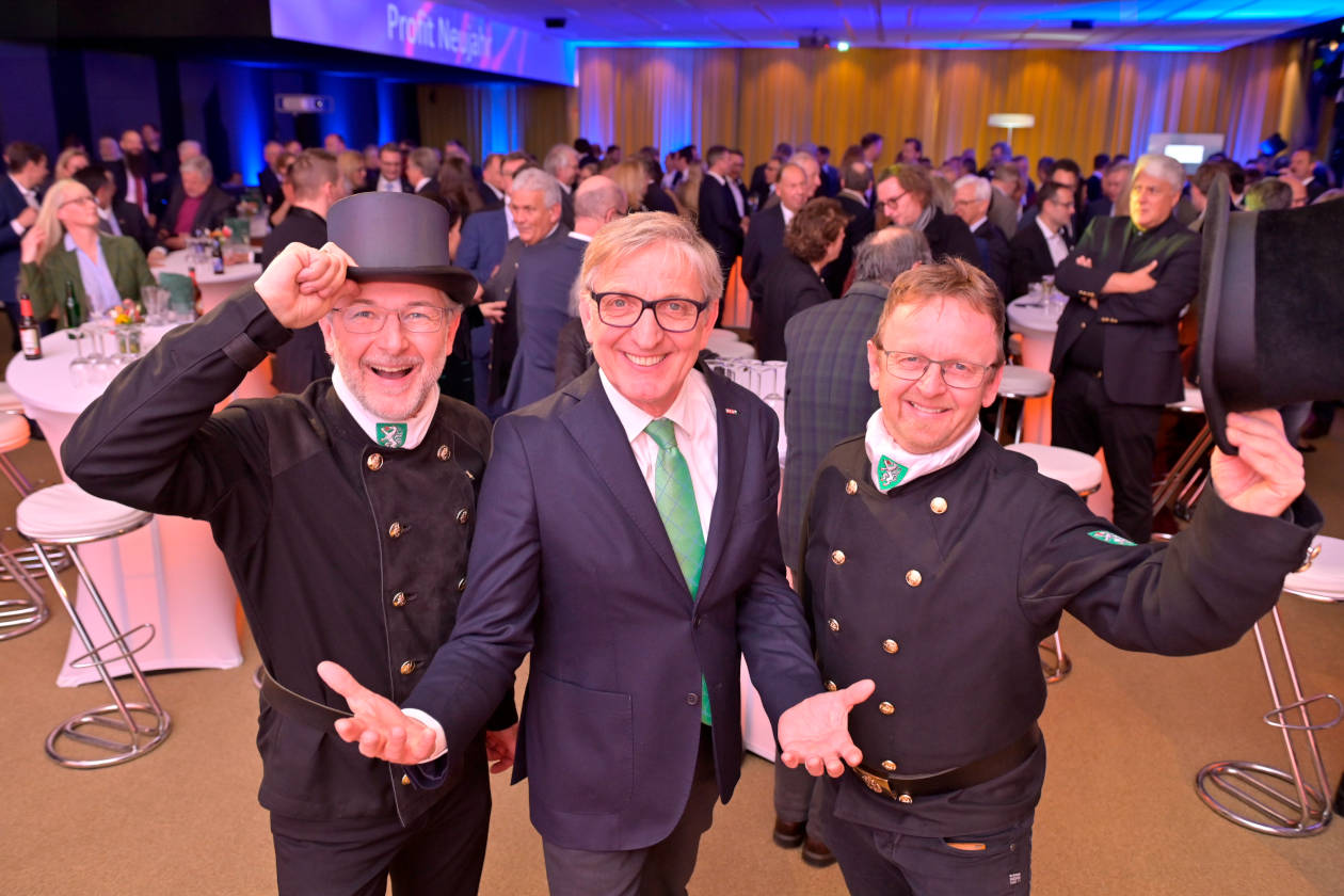 Josef Herk wünscht Profit Neujahr