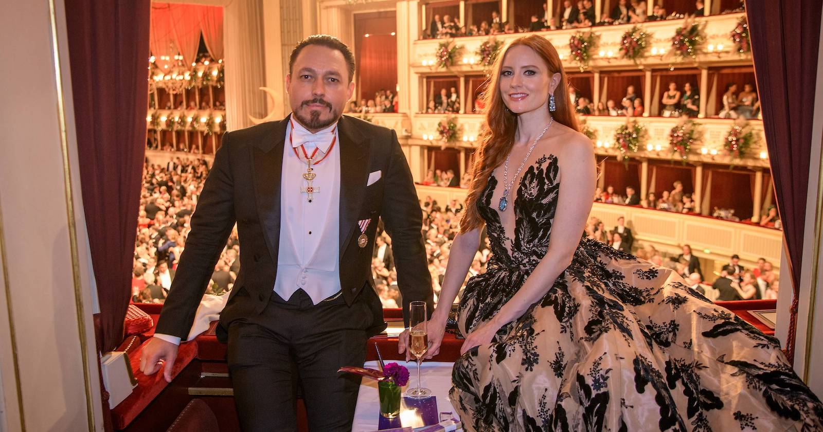 Klemens Hallmann mit Frau Barbara Meier in der seiner Opernball-Loge. | Credit: Andreas Tischler