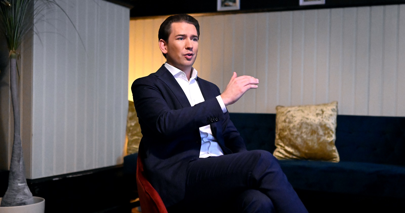 Der ehemalige österreichische Bundeskanzler Sebastian Kurz am Donnerstag, 13. Oktober 2022, im Rahmen eines Interviews mit der APA-Austria Presse Agentur in Wien