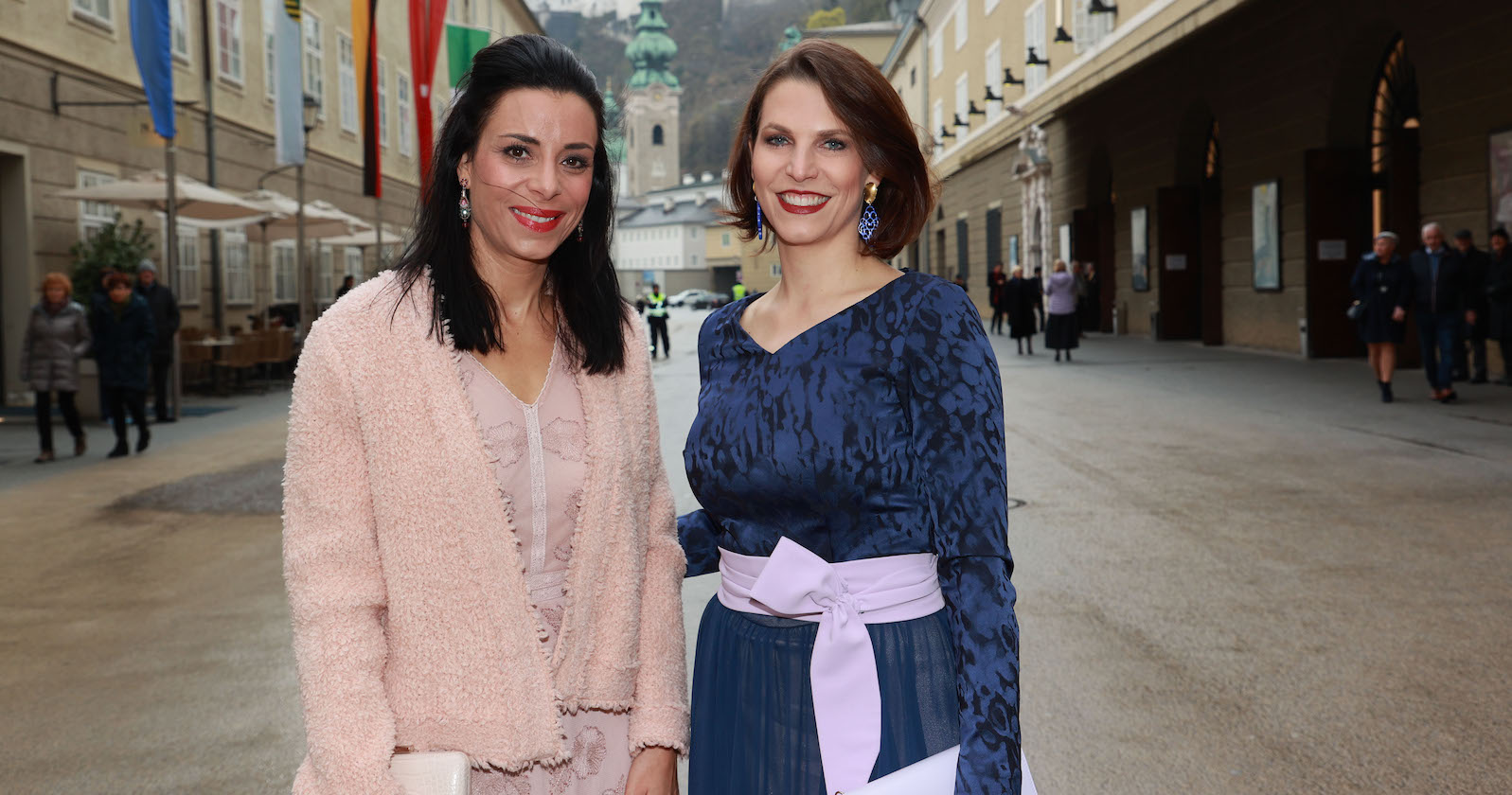 Karoline Edtstadler und Domique Hasler