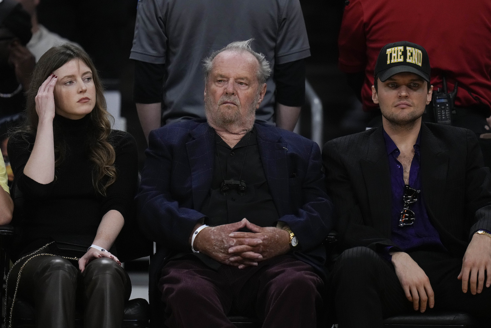 Jack Nicholson sitzt in der ersten Reihe.