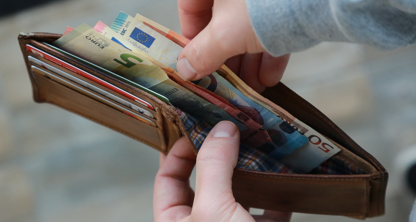 Das Geld im Börserl wird immer weniger.