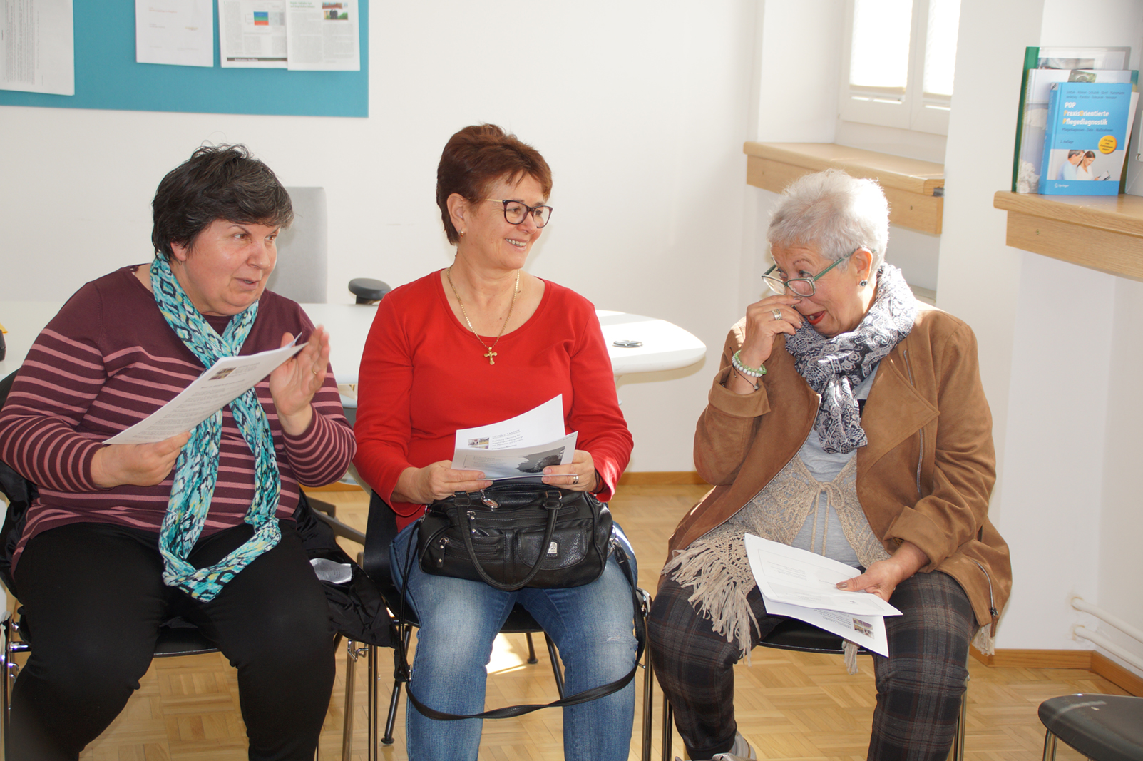 Beim Austausch im Begegnungscafé in Brand darf der Humor nicht fehlen.