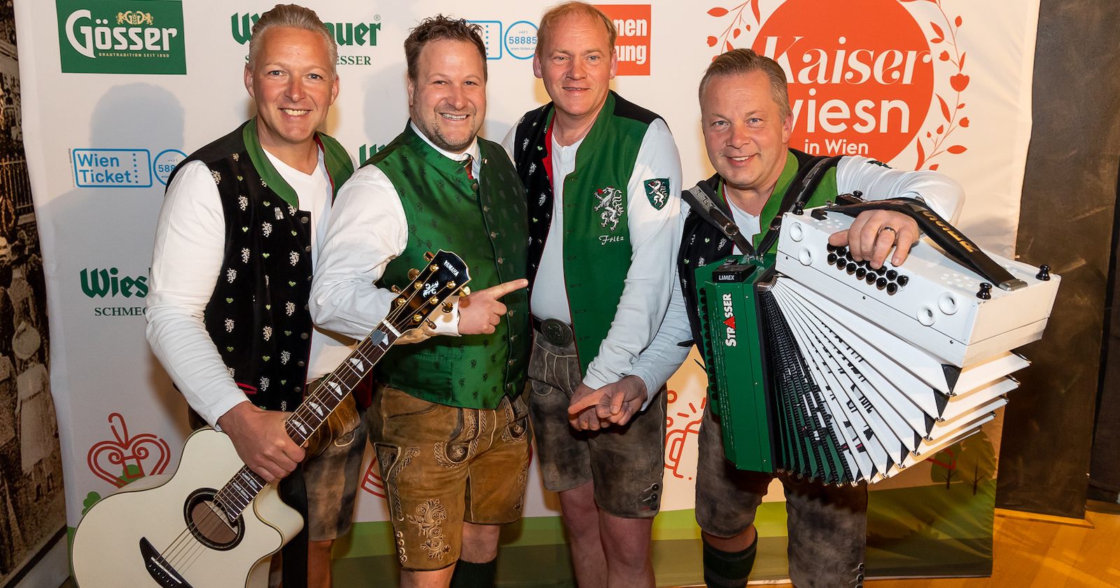 Johann Pittermann und "Die Edlseer" in Tracht | Credit: Harald Klemm