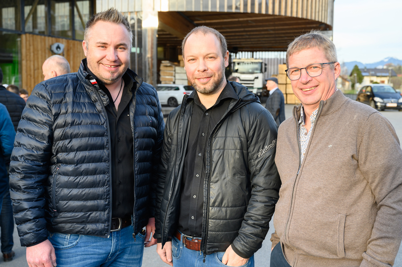 Christian Milz (Sohm Objektbau), Matthias Kaufmann (Kaufmann Zimmerei u. Tischlerei) und Peter Kessel (Zimmerei für den Holzbau) (v. li.)