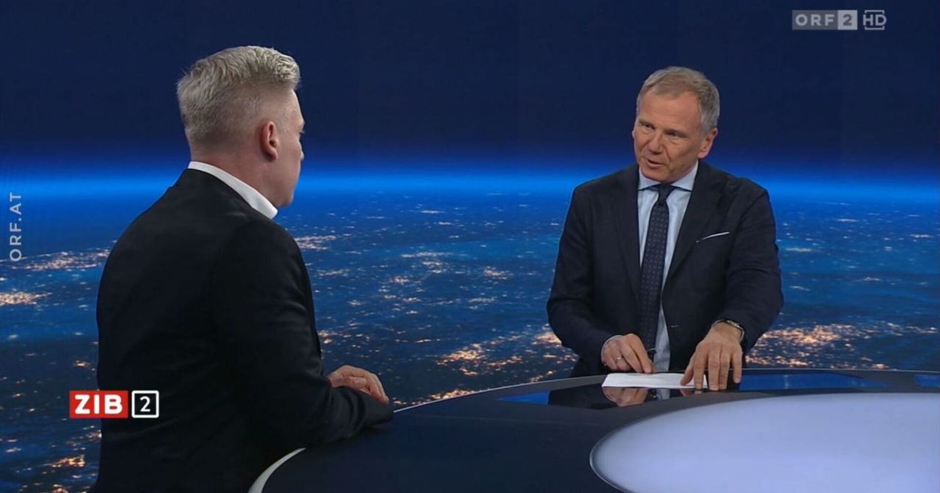 Julian Hessenthaler im ZIB2-Studio bei Armin Wolf.