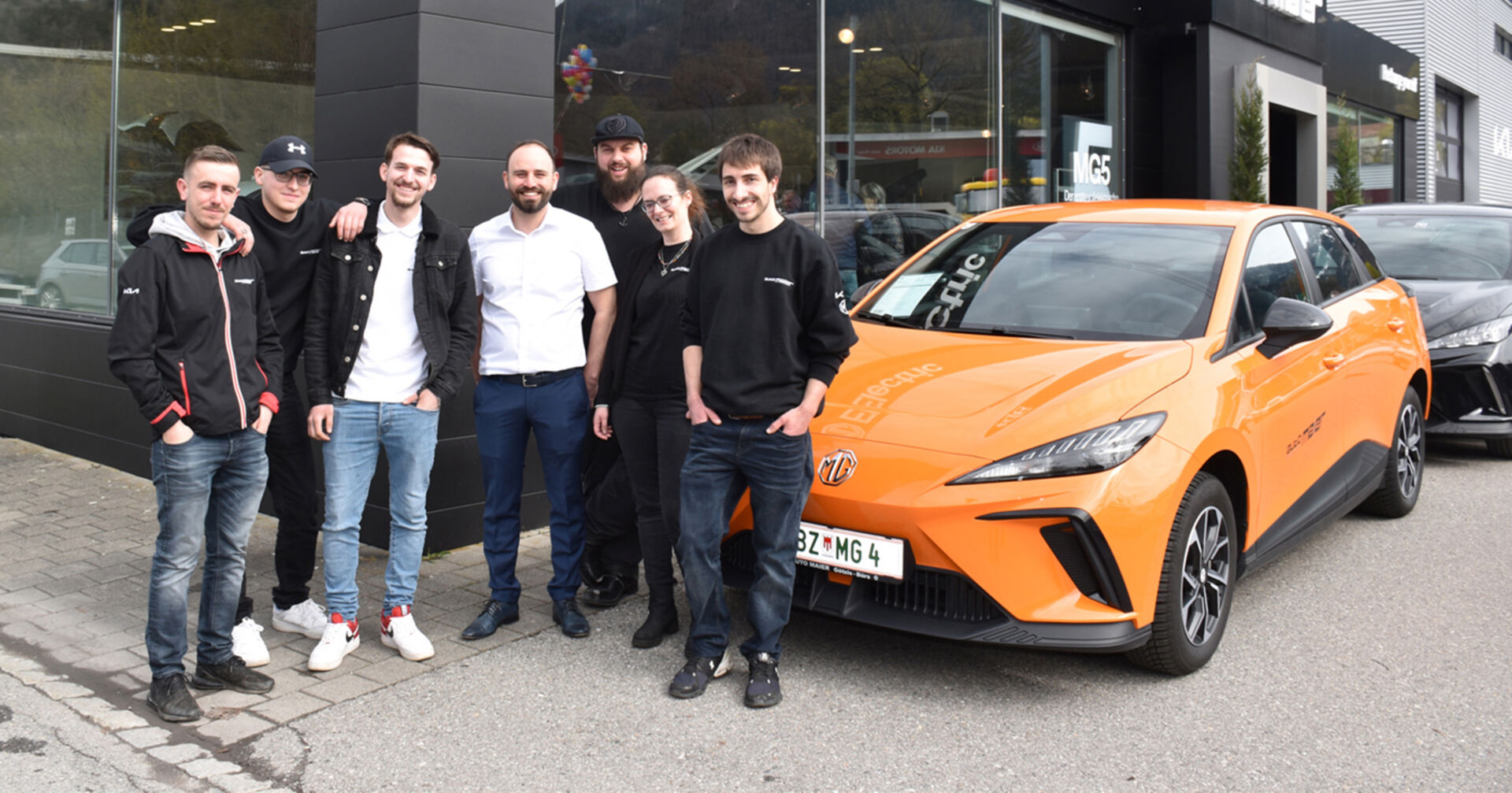 Das Team des ersten MG-Standorts im Ländle: Fabian, Azamat, Umar, Claudio, Mike, Tanja und Ricardo