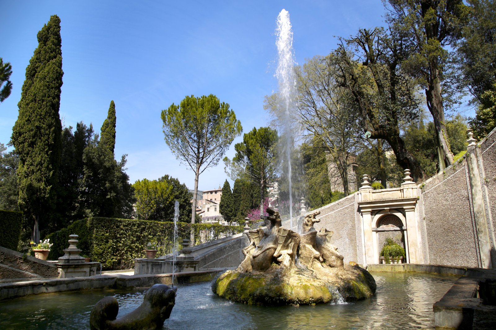 Der Garten der Villa d´Este | Credit: iStock.com/vladacanon