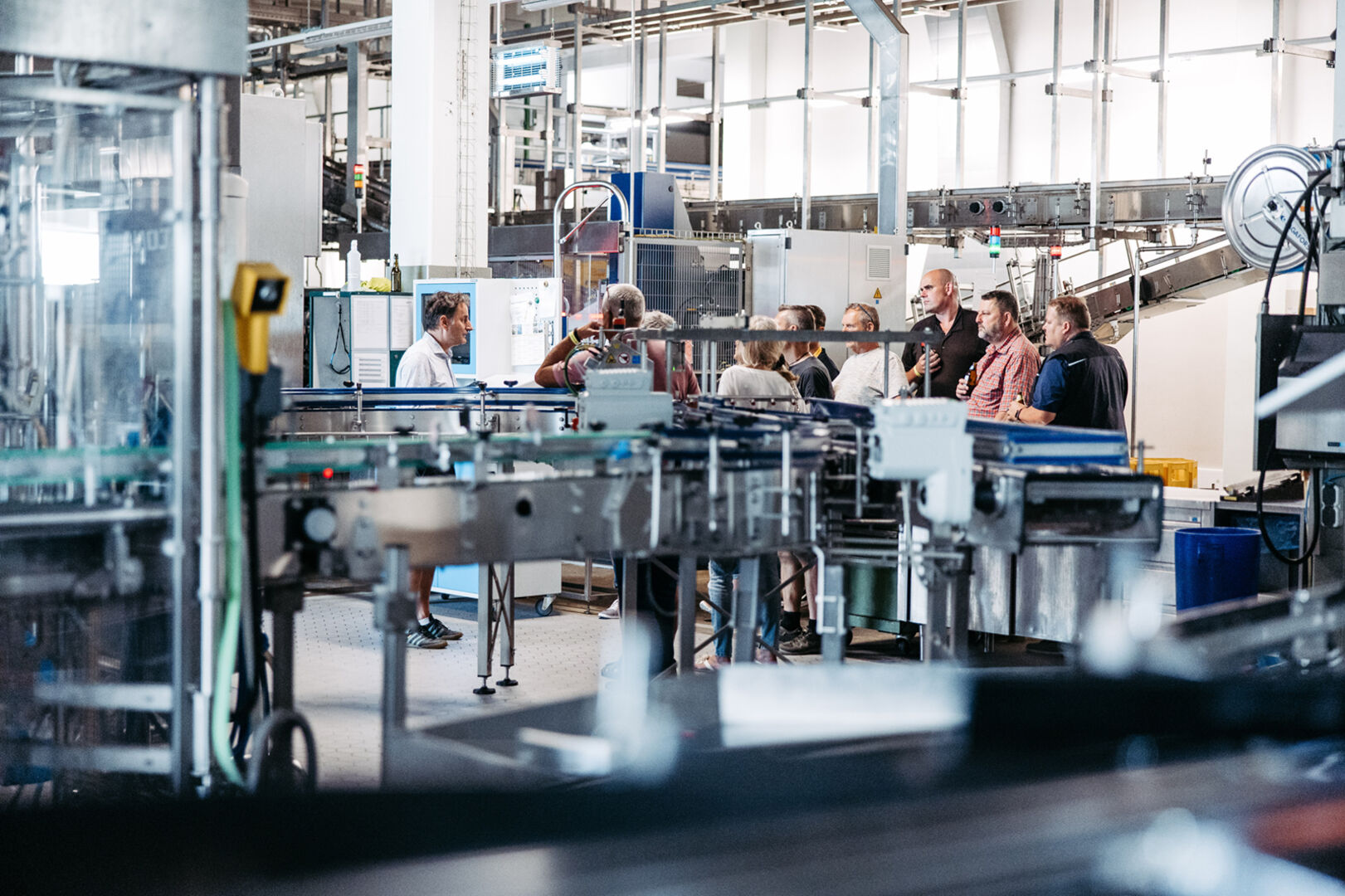 Neben Produktverkostungen erfuhren die Teilnehmer:innen bei den Unternehmensrundgängen – hier bei der Mohrenbrauerei – alles zum Bierbrauen in Vorarlberg.