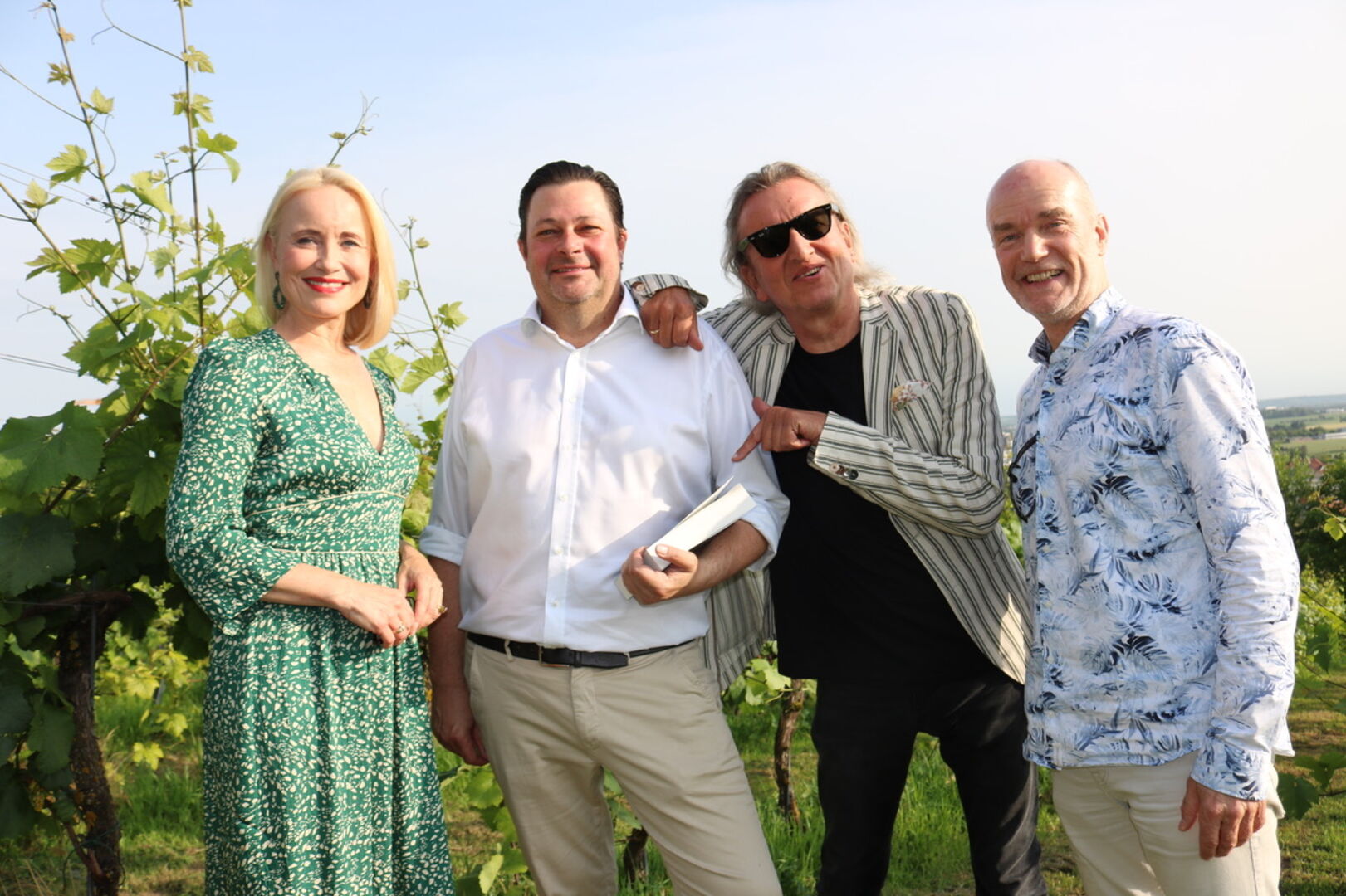 V. li.: ORF-Lady Jutta Mocuba, Autor T.F. Renard, Kabarettist Markus Linder, Sprecher Thomas Eichhorn.