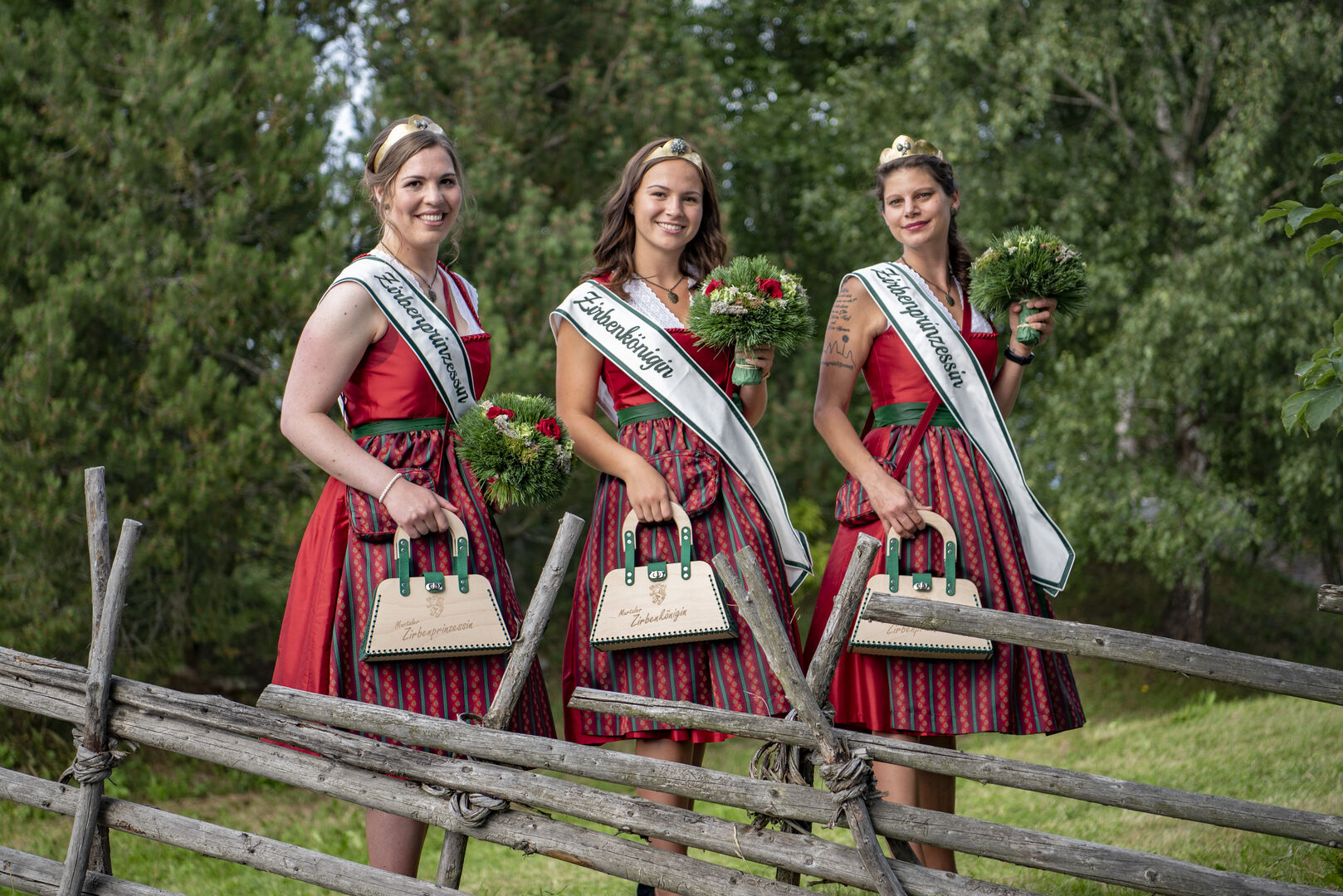 Die drei Zirbenhoheiten suchen Nachfolgerinnen