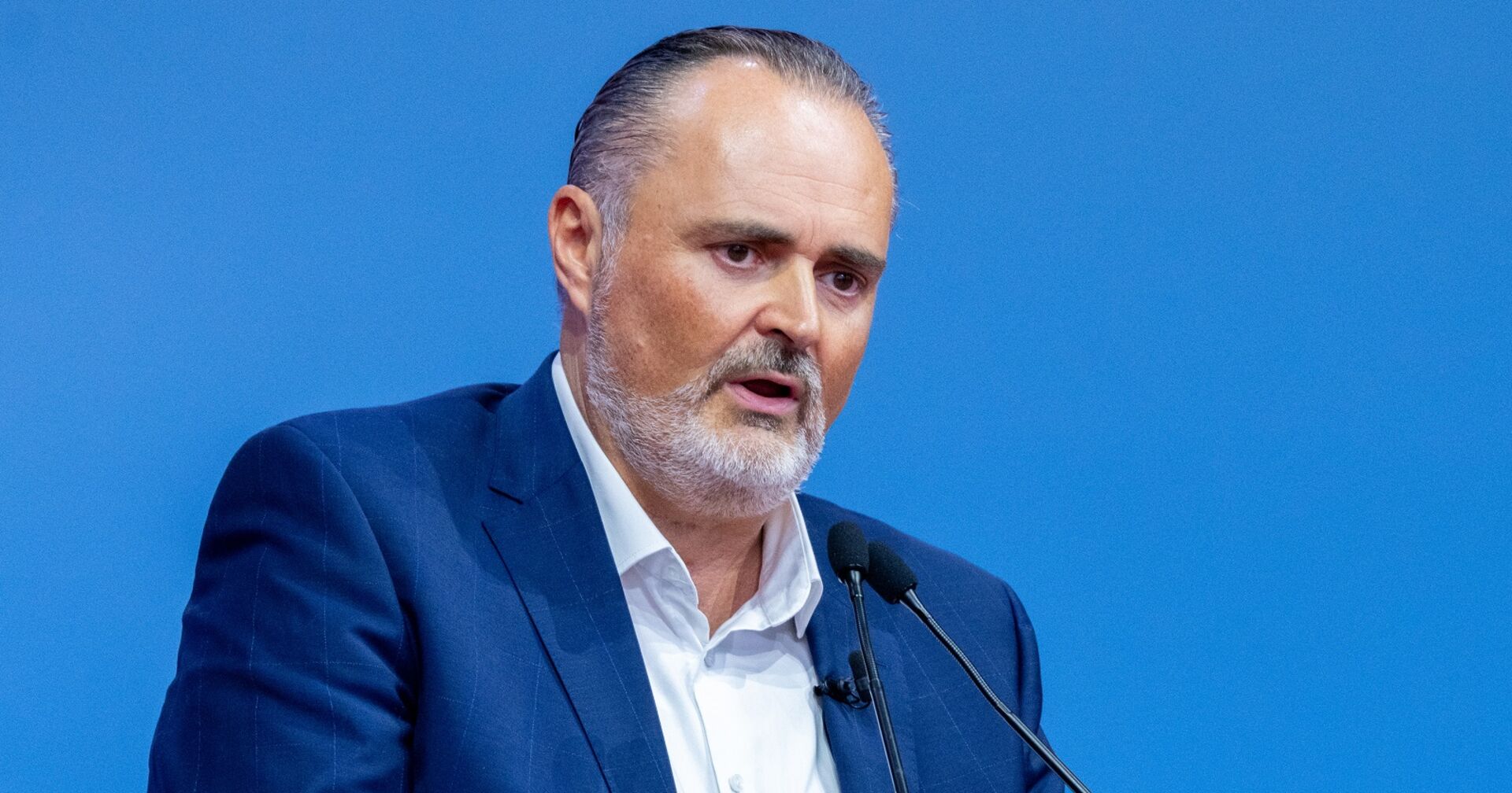 Burgenlands Landeshauptmann Hans Peter Doskozil während seiner Rede am Samstag, 03. Juni 2023, im Rahmen eines außerordentlichen Bundesparteitages der SPÖ in Linz
