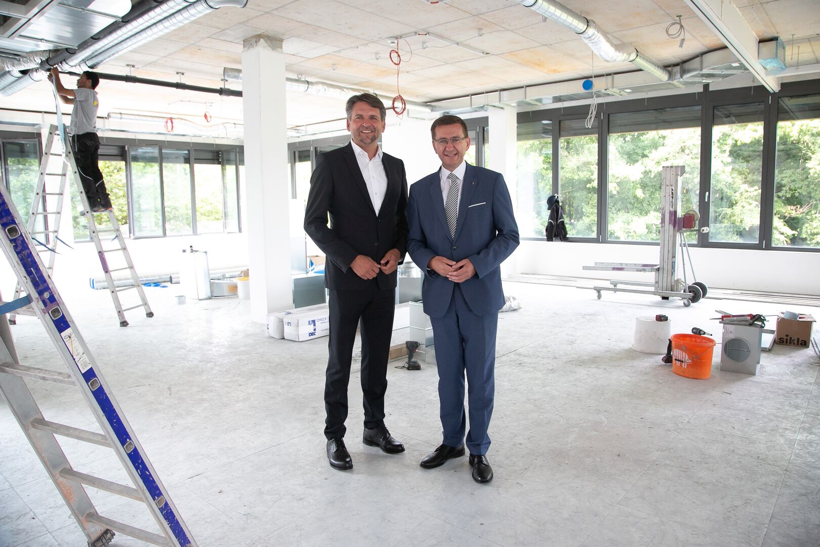 SVS-Obmann Peter Lehner und Wirtschafts-Landesrat Markus Achleitner.