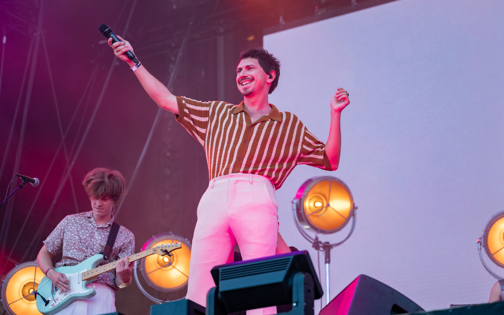 Julian le Play auf der Bühne beim Donauinselfest.