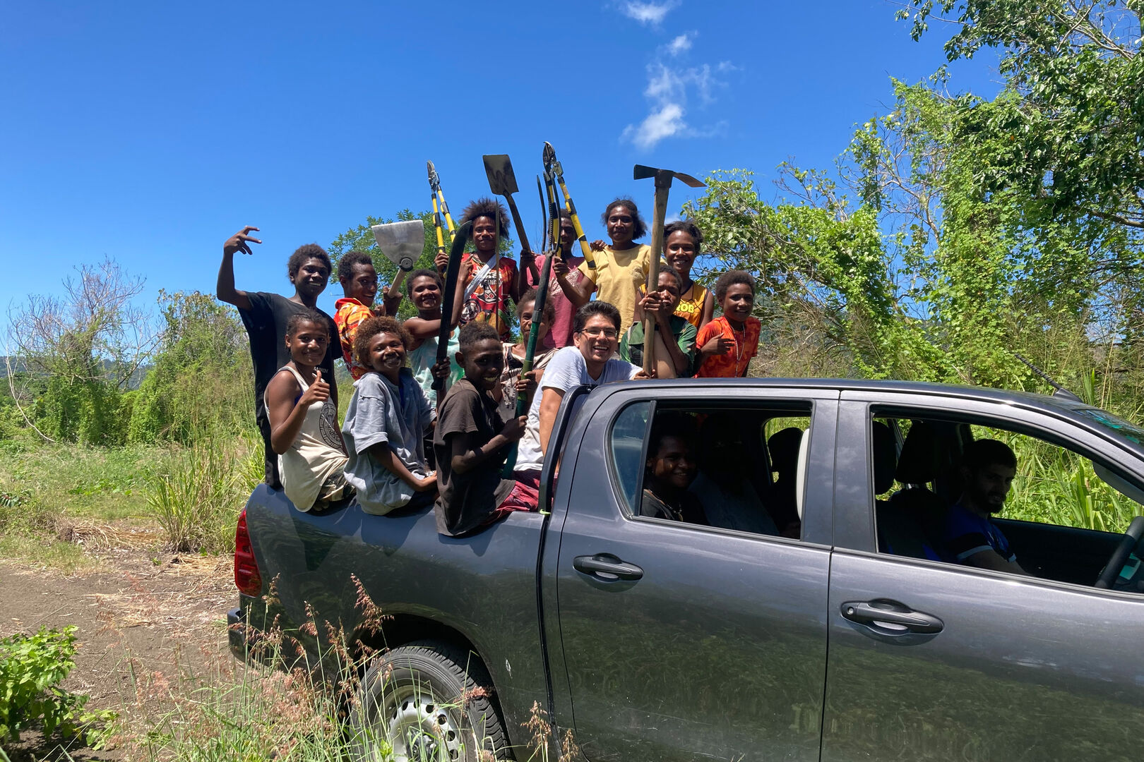 MIVA-Ambulanzfahrzeug mit Insaßen