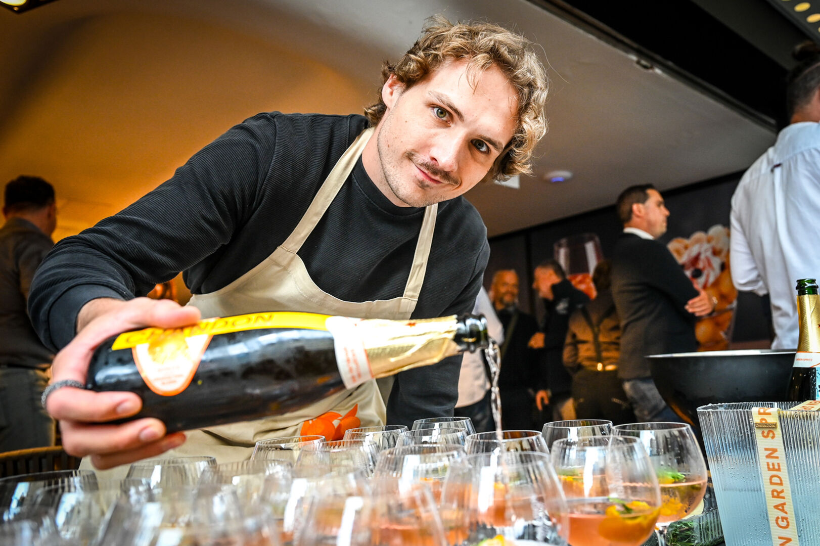 Luca Franke (Moet Chandon) präsentierte neue Aperol-Alternative den „Gardenspritz“ von Moet Chandon