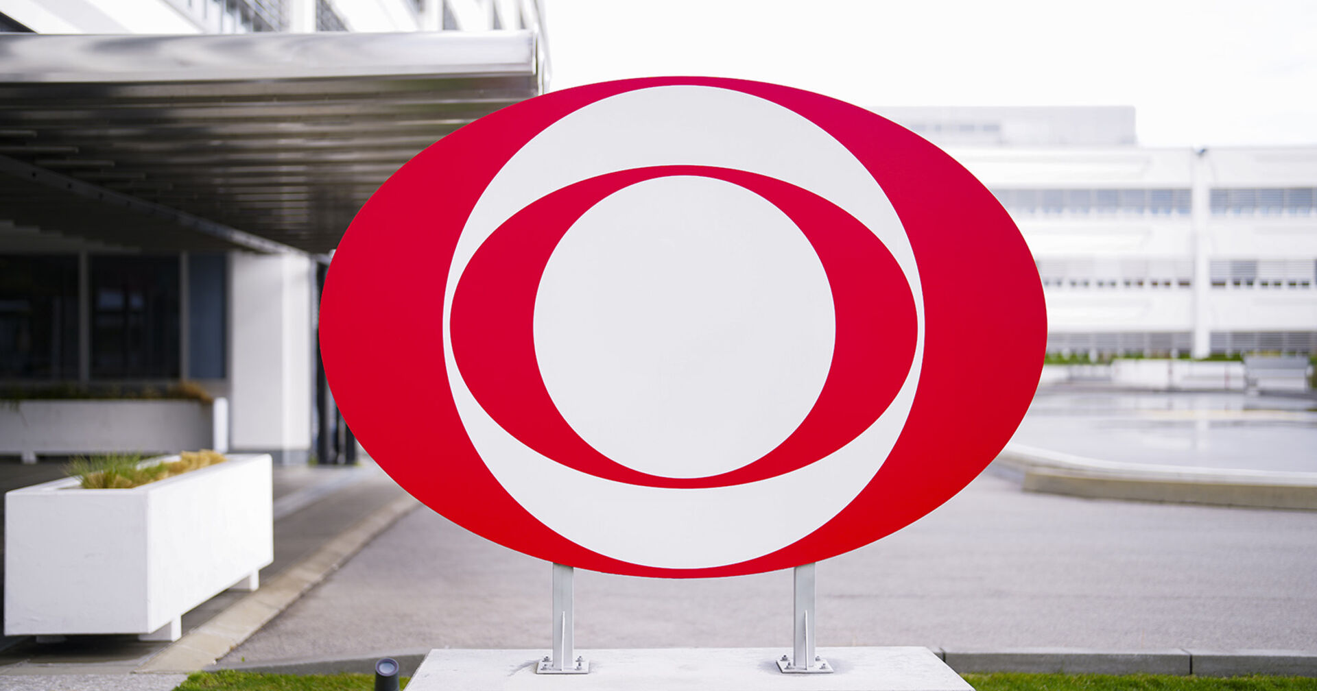 Ein ORF-Logo am Gelände des ORF-Zentrums in Wien.