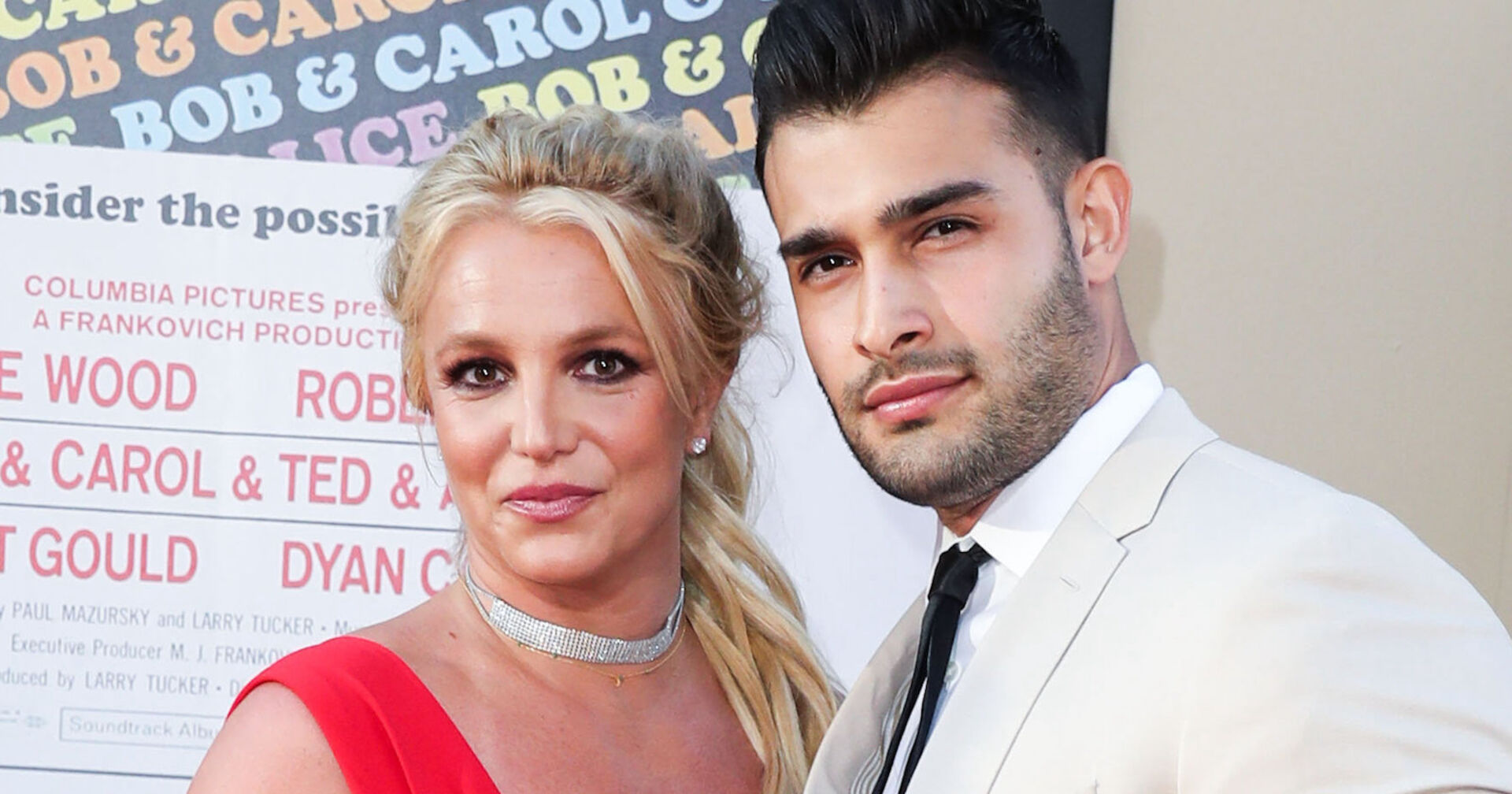 Britney Spears und Sam Asghari Arm in Arm am roten Teppich