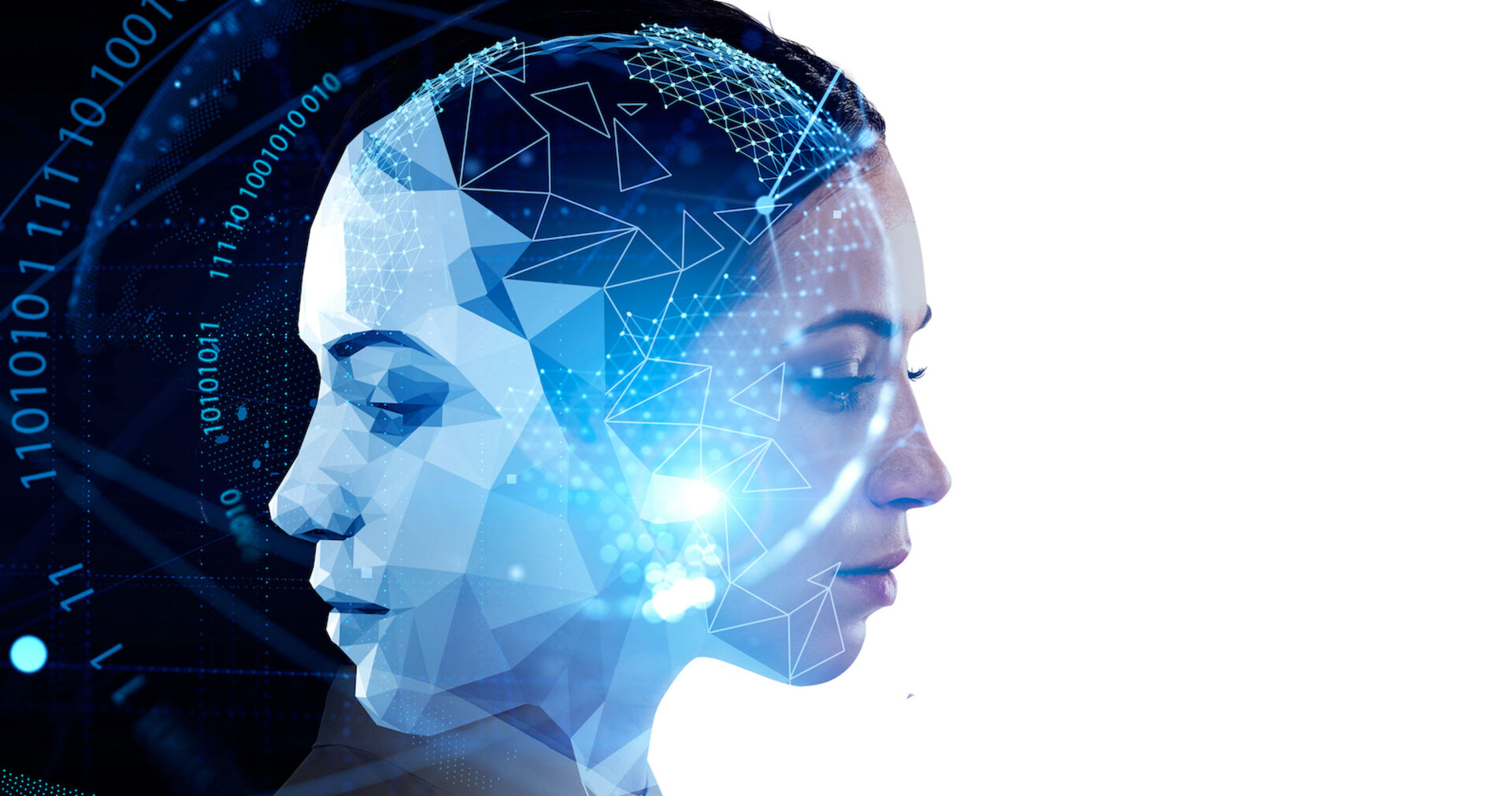 Links künstlich kreierte Frau, rechts Foto von echter Frau