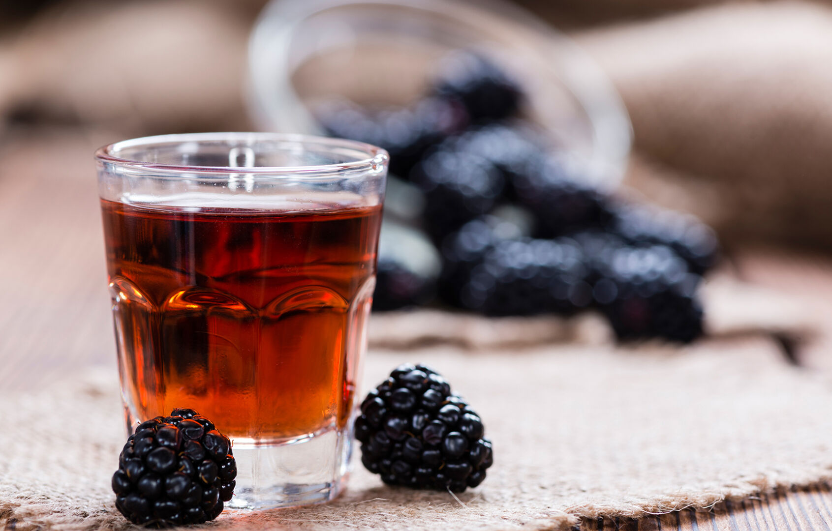 Brombeer-Likör | Credit: iStock.com/HandmadePictures