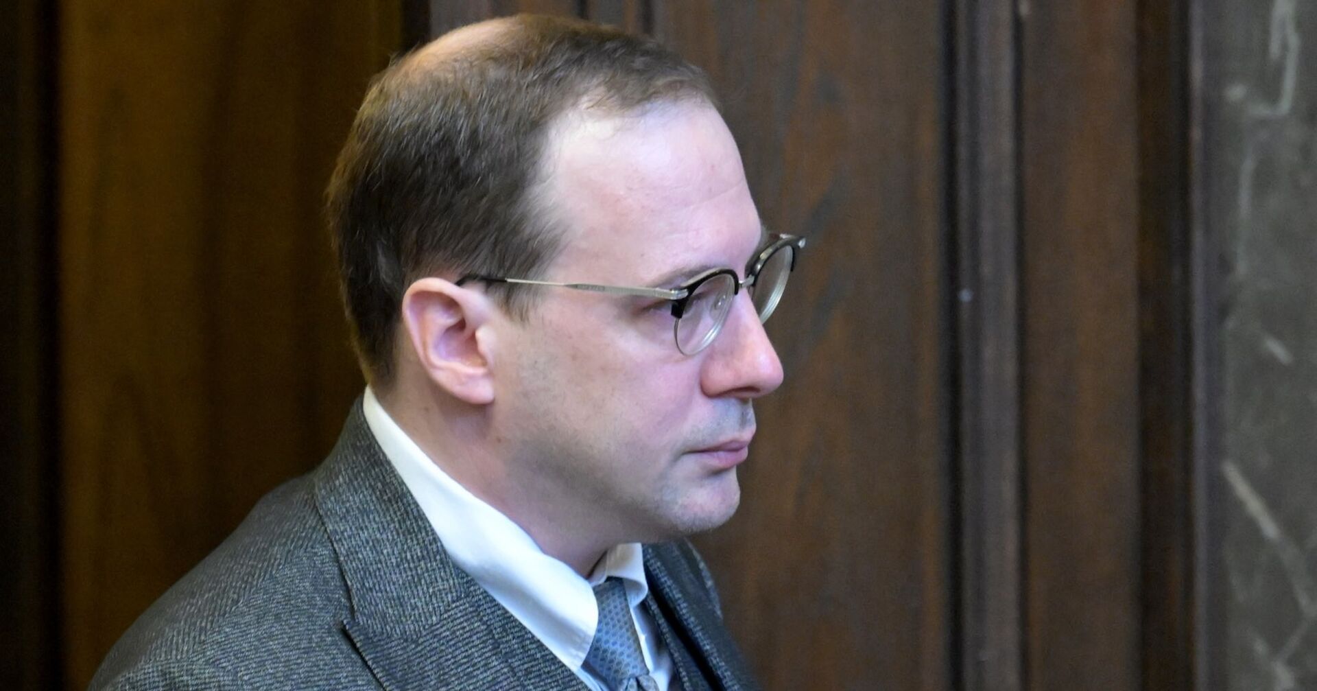 Florian Teichtmeister sieht mitgenommen aus.