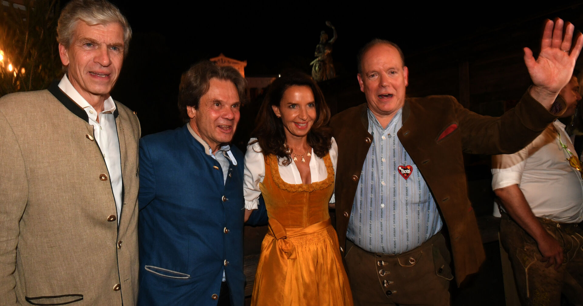 Fürst Albert von Monace feiert mit Freunden am Oktoberfest | Credit:  Felix Hörhager / dpa / picturedesk.com