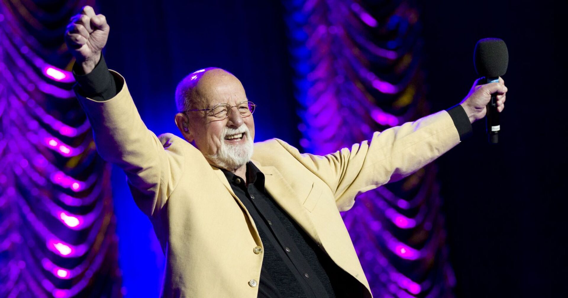 Roger Whittaker auf der Bühne in der Wiener Stadthalle.