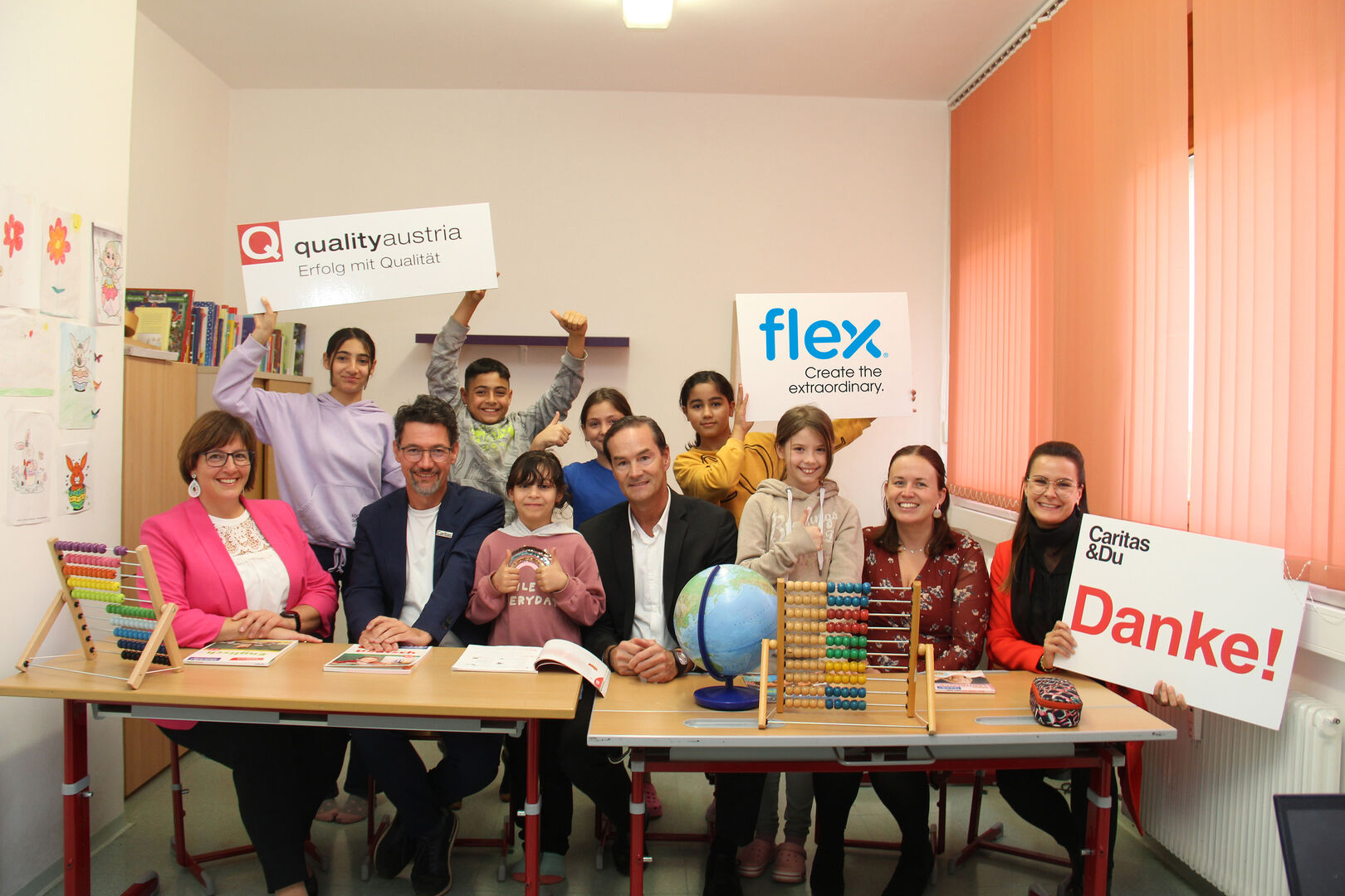 Lerncaféschüler mit Caritas-, Quality Austria- und Flex Althofen-Vertretern