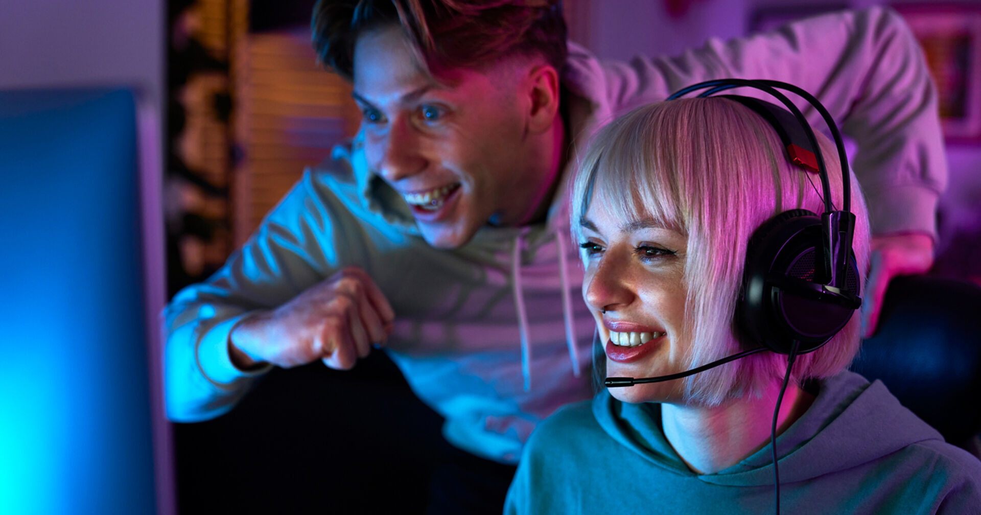 Frau im Gaming | Credit: iStock.com/gpointstudio