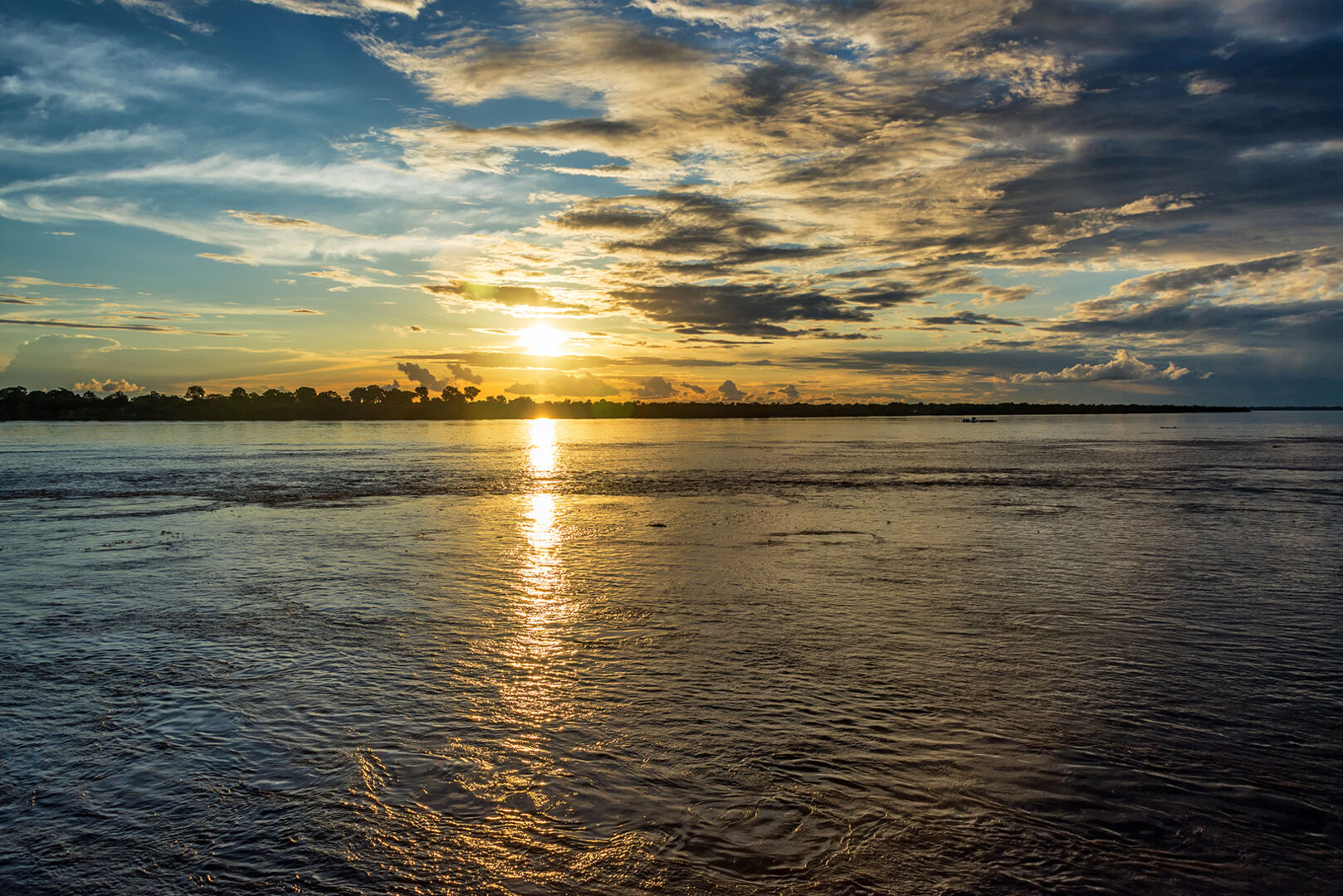 Sonnenuntergang über Leticia | Credit: iStock.com/DC_Colombia