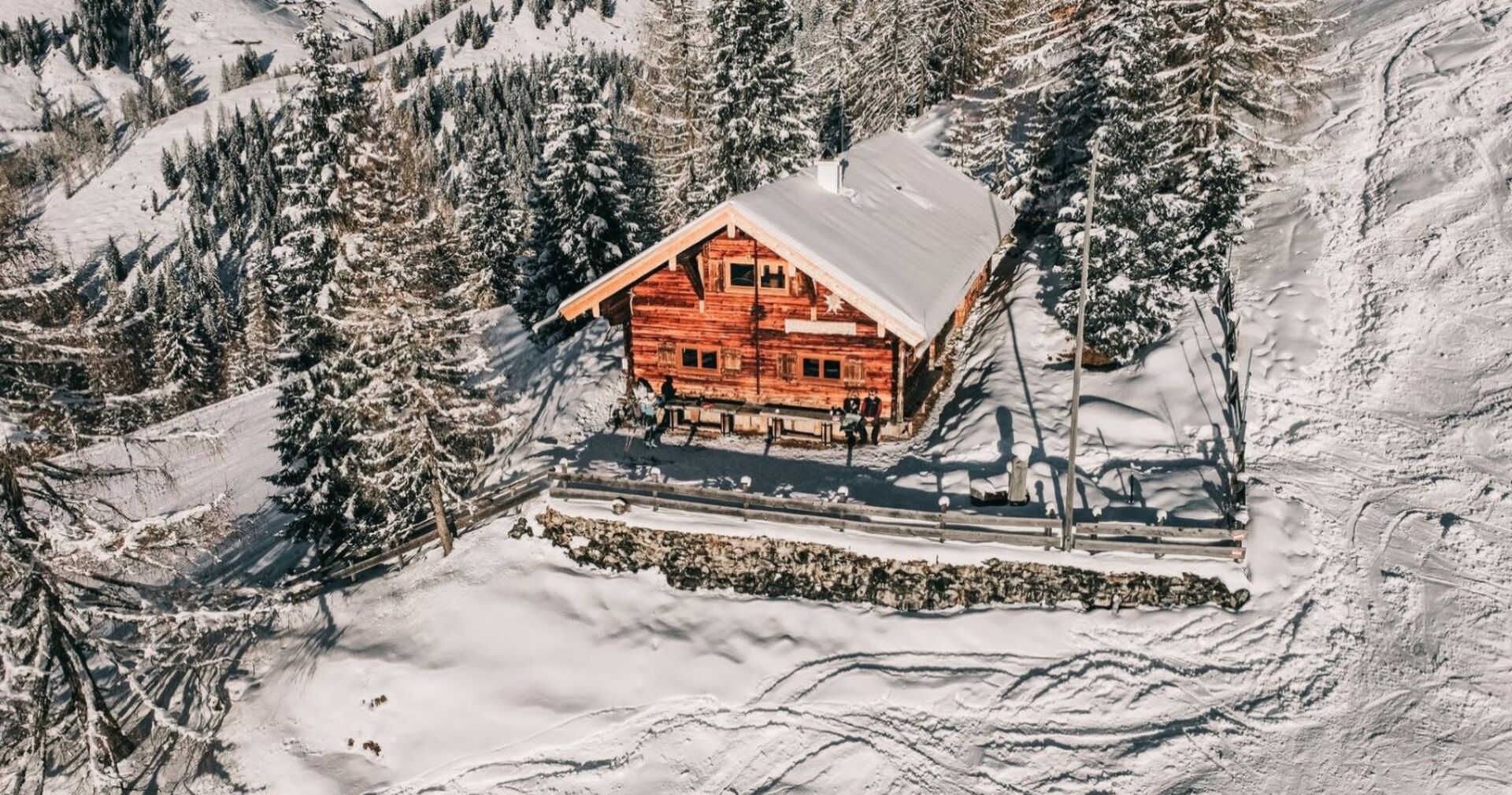 Freilassinger Hütte mitten im Skigebiet Werfenweng